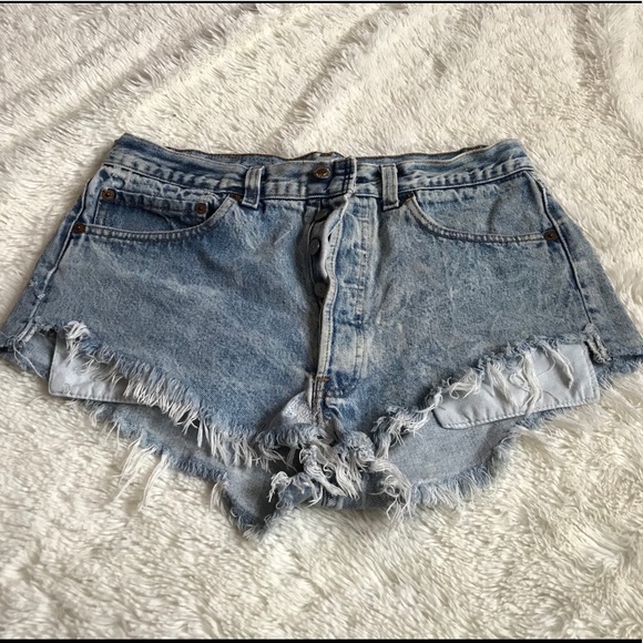 Levi's Pants - Levi high waisted shorts sz 30-31